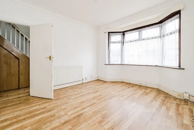 Photo 2 — South End Road, Rainham, RM13