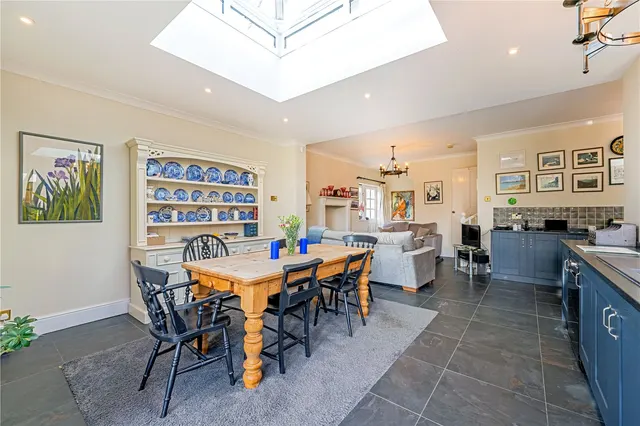 Photo 3 — Acacia Road, Hampton, TW12 3DP