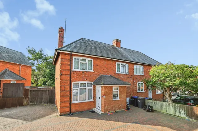 Kingsland Avenue, Northampton, photo 1