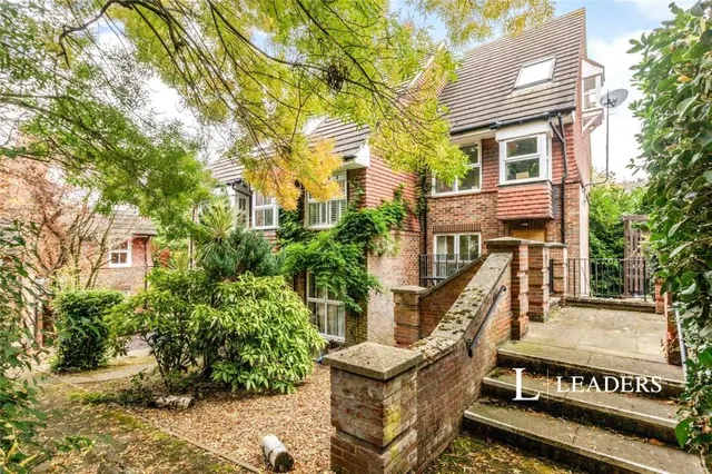 Windmill Rise, Kingston upon Thames, KT2, photo 1