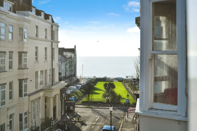 Devonshire Place, Brighton, photo 1