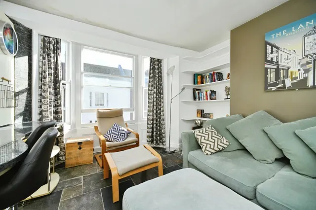 Photo 3 — Devonshire Place, Brighton