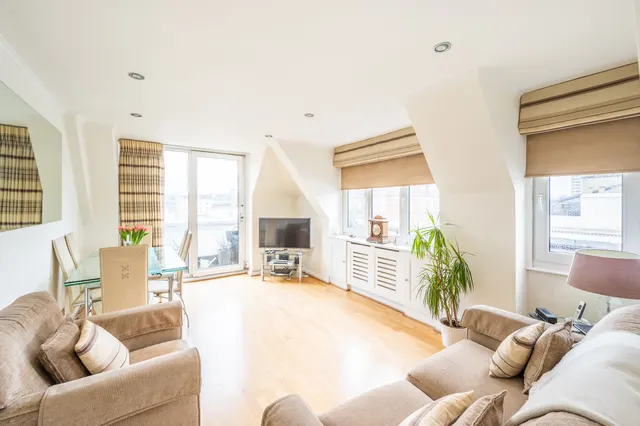 Photo 3 — 12 Radnor Lodge, Sussex Place, London