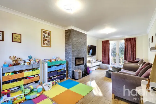 Mallow Way, Wymondham, NR18, photo 3