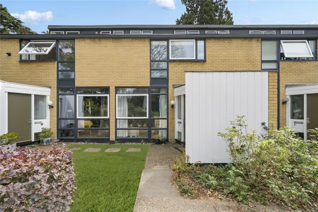 Castle Green, Weybridge, Surrey, KT13, photo 1