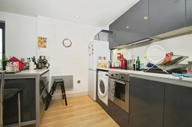 Photo 3 — Galleon Way, Cardiff, CF10
