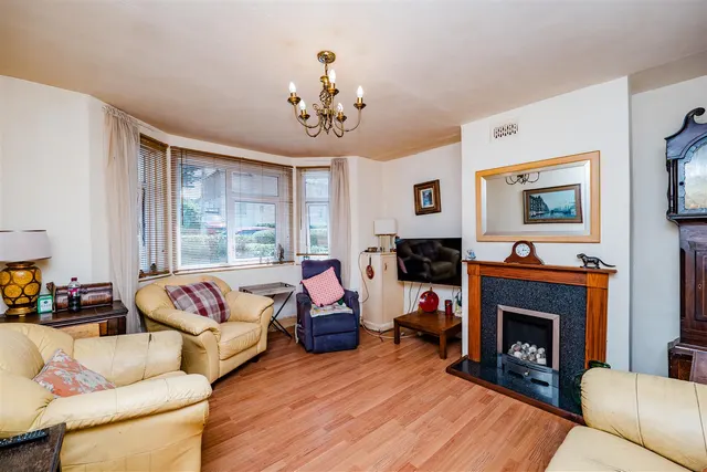Photo 2 — Hywel Crescent, Barry, CF63 1DL