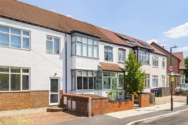 Vectis Gardens, Tooting, photo 1