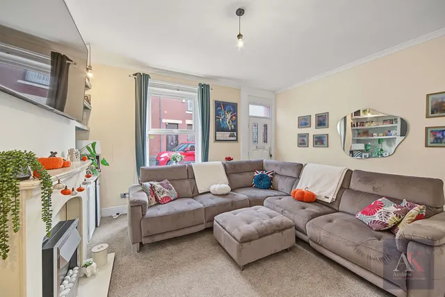 Mavis Street, Rochdale, OL11, photo 2