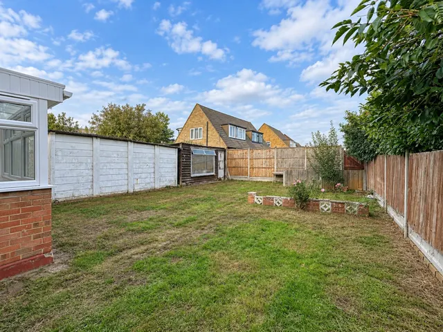Ashingdon Road, Rochford, SS4, photo 2