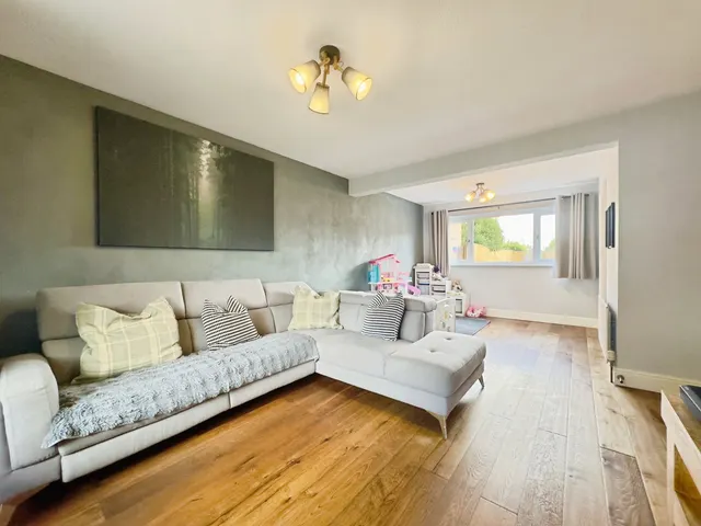 Totnes Drive, Cramlington, NE23, photo 2