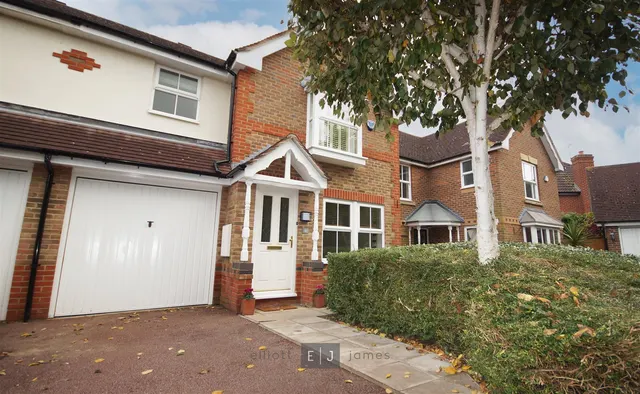 Cleves Close, Loughton, IG10, photo 1