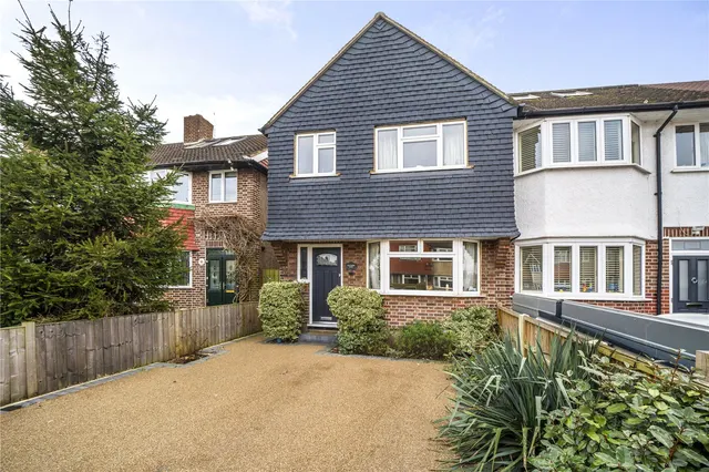 Lincoln Avenue, Twickenham, TW2 6NH, photo 1