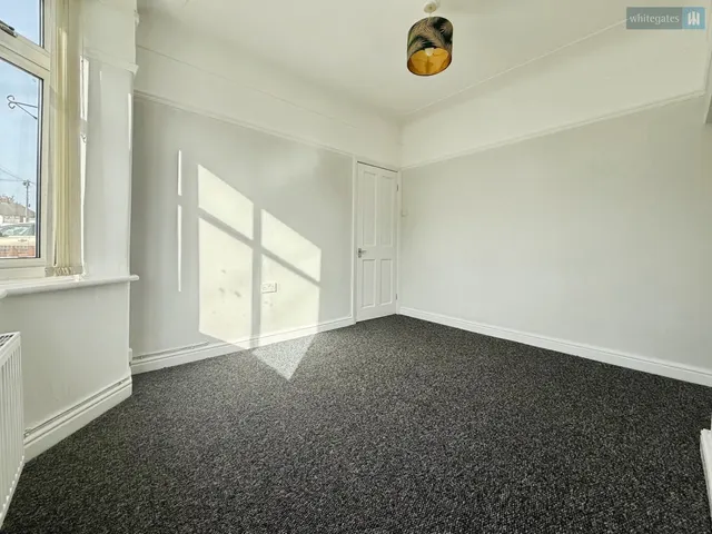 Newfield Drive, Crewe, CW1, photo 3