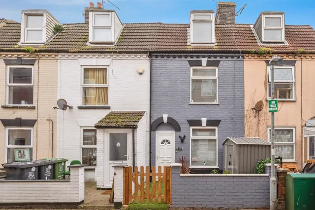 Photo 2 — Gordon Terrace, Great Yarmouth