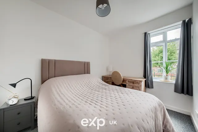 Photo 2 — Ground Floor Flat, Waterloo Rooms, Vicarage Street, Leominster, HR6 8DS