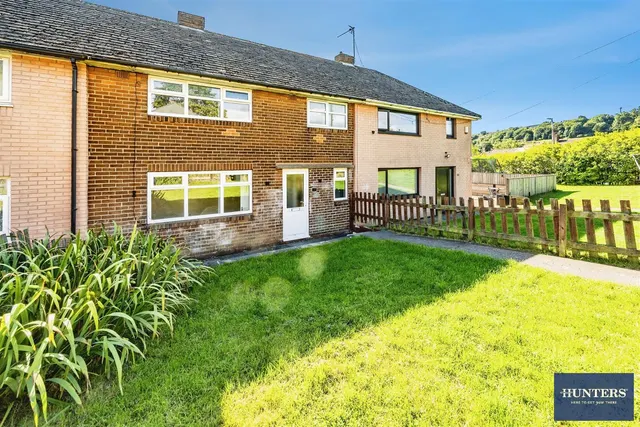 Woodbrook Place Mixenden, Halifax, HX2 8QA
