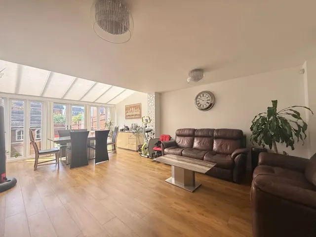 Photo 2 — Kennedy Avenue, High Wycombe HP11 1BY