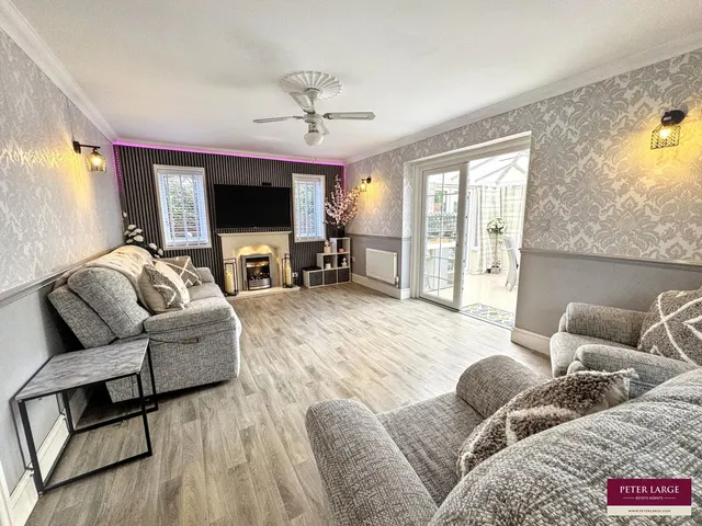 Gwellyn Avenue, Kinmel Bay, LL18, photo 2