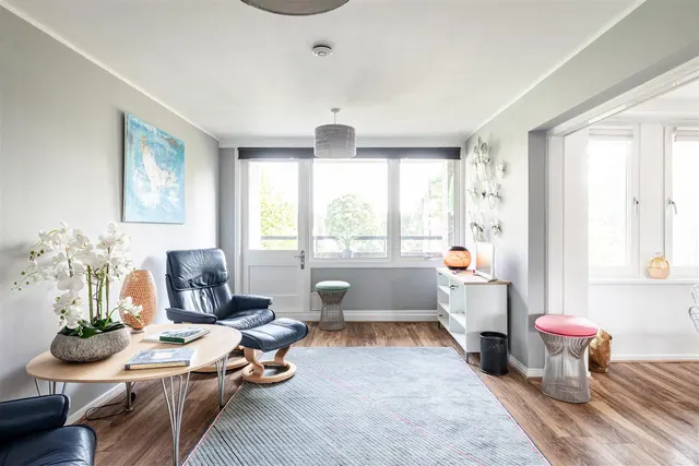 Justin Close, Brentford, TW8, photo 3