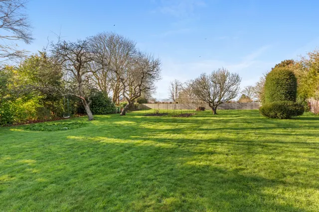 House Aylesbury Road, Monks Risborough, HP27, photo 3