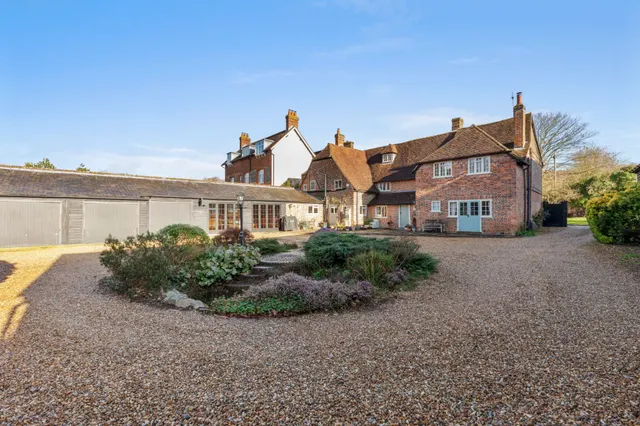House Aylesbury Road, Monks Risborough, HP27, photo 1