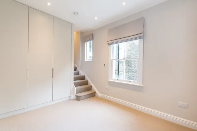 Photo 3 — First Floor, 109 Philbeach Gardens, London