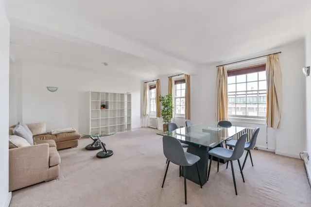 Photo 2 — Flat 60, 15 Portman Square, London