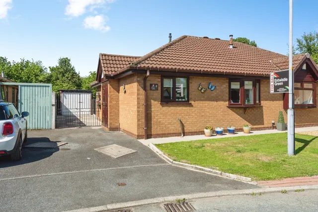 Charlock Avenue, Westhoughton, BL5, photo 1