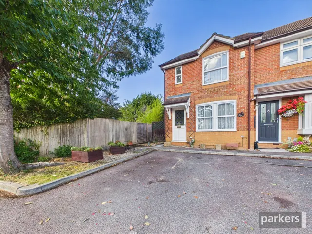 Jay Close, Lower Earley, RG6, photo 1