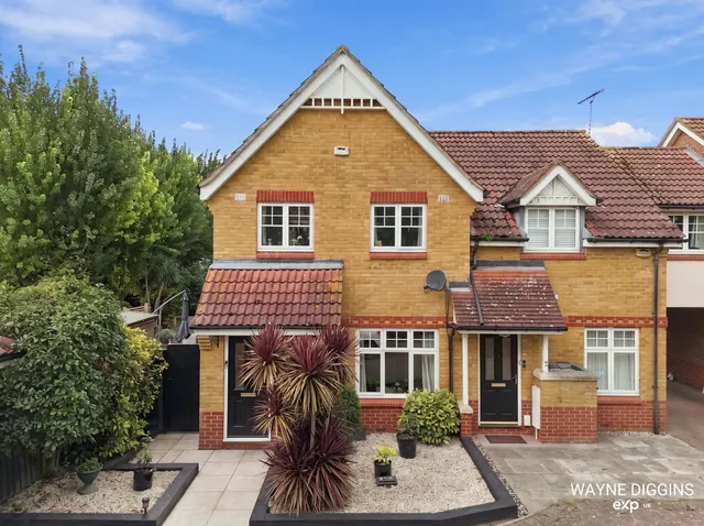 Newburgh Road, Grays, RM17, photo 2