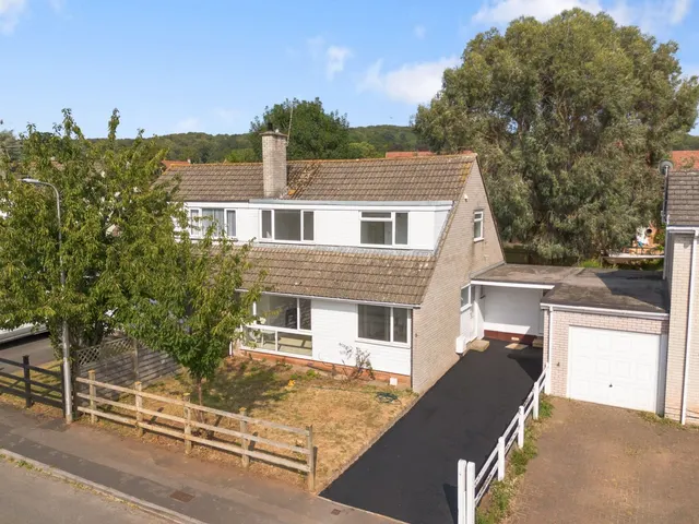 3 bedroom house — Cobthorn Way, Congresbury, BS49