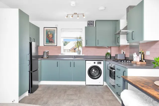 Douglas Drive, Bordon, GU35, photo 3