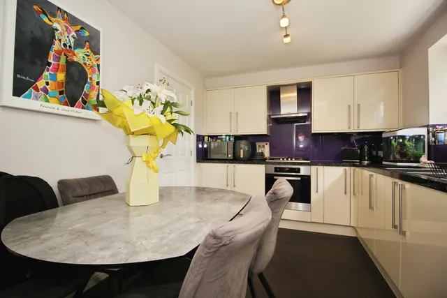 Photo 3 — College View, Leeds, West Yorkshire, LS12