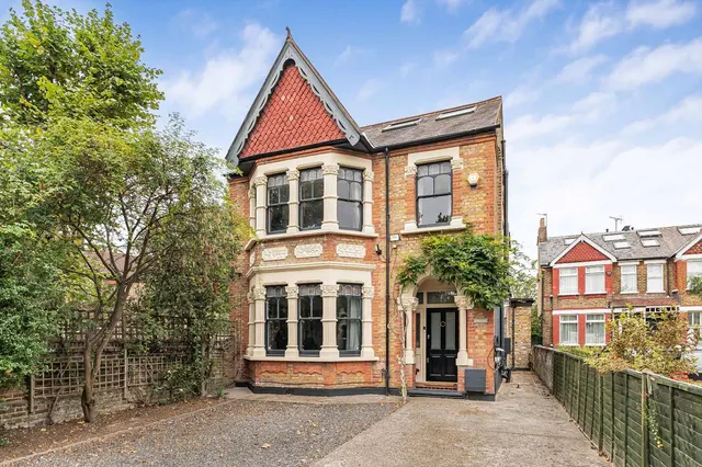 Lynton Avenue, London, W13 0EA, photo 1