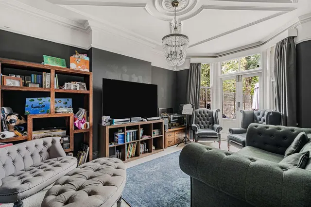 Photo 3 — Lynton Avenue, London, W13 0EA