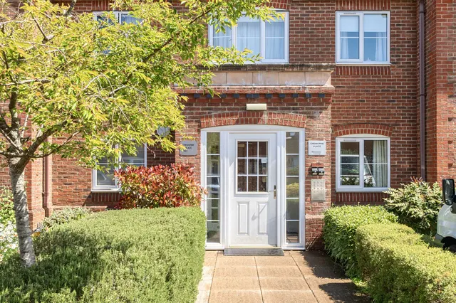 King George Avenue, Petersfield, GU32, photo 1