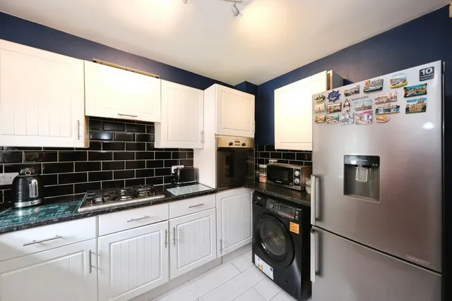 Newcastle Farm Drive, NG8, photo 2