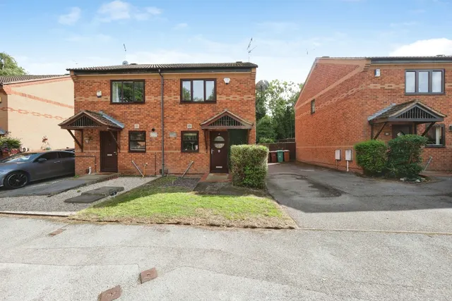 Newcastle Farm Drive, NG8, photo 1