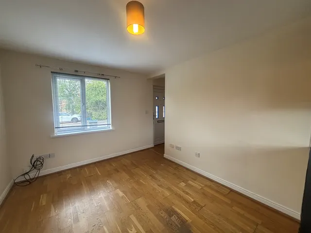 Highgrove Close, Calne, SN11, photo 3