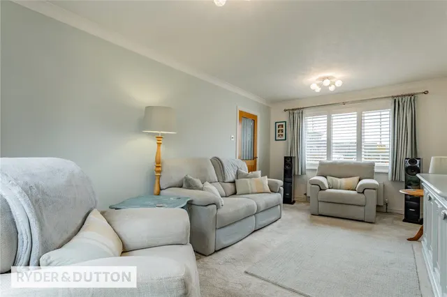 Blackshaw Lane, Royton, OL2, photo 2