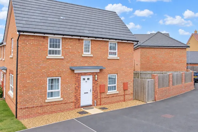 Alexander Way, Leighton Buzzard, LU7, photo 1