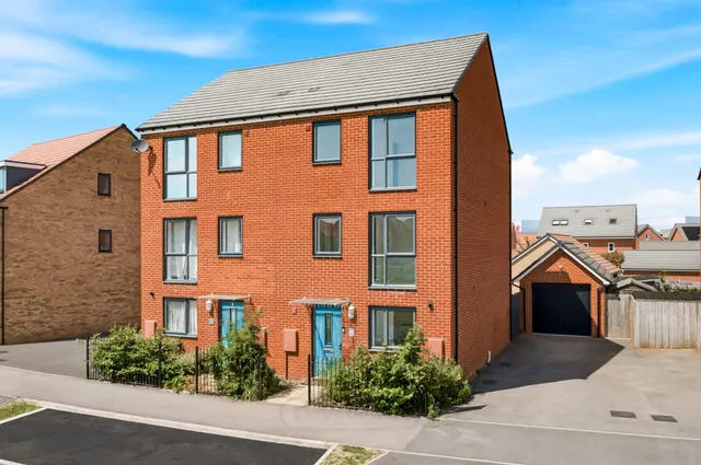 Burney Drive, Eagle Farm South, Milton Keynes, Milton Keynes, MK17 7BY, photo 1