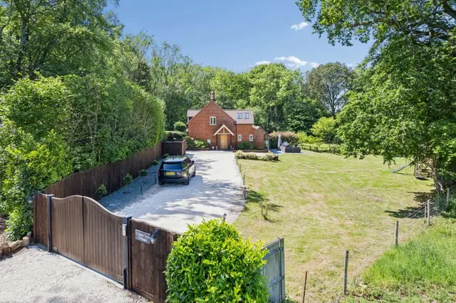 Honey Lane, Hurley, Maidenhead, Berkshire, SL6 6RE, photo 1
