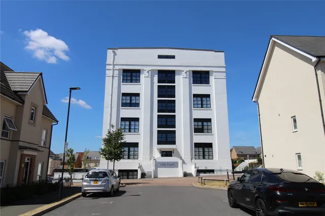 Fullbrook Drive, Basingstoke, Hampshire, RG21 6AW, photo 1