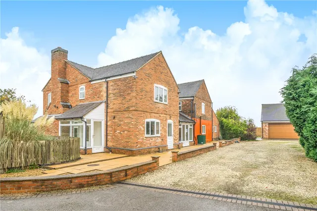 Tuppenhurst Lane, Rugeley, WS15, photo 1