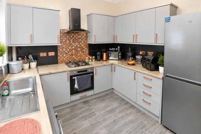 New Earth Street, Oldham, OL4, photo 3