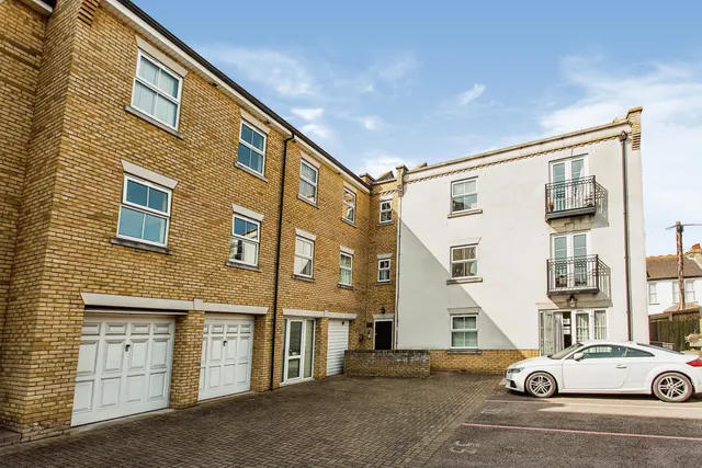 Audley Court, 1 Forge Way, Southend-on-Sea, Essex, SS1, photo 1