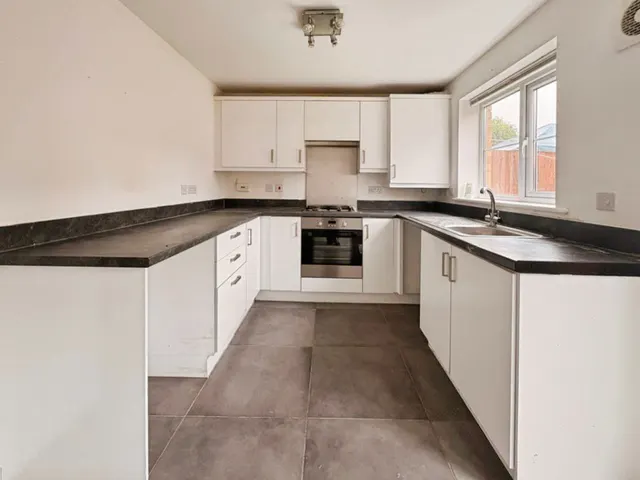 Ynys Y Wern, Cwmavon, SA12, photo 2