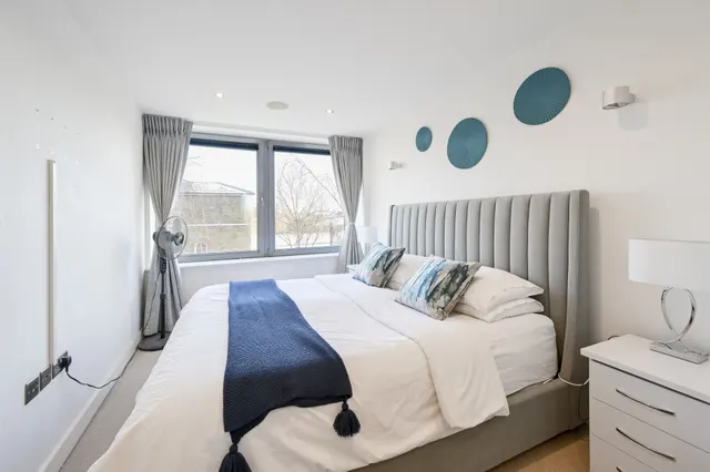 Flat 2, 32 Northbourne Road, London, photo 1